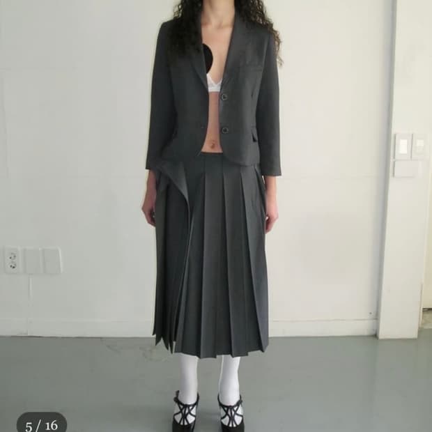 [새상품] 에옹쓰 O ffbeat pleats skirt 2사이즈 
