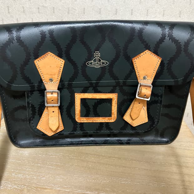 Vivienne Westwood 캠브리지 샤첼백