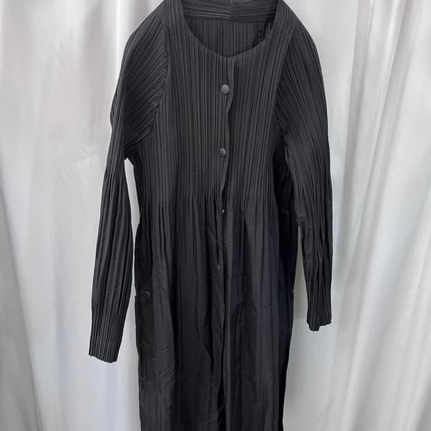 vintage pleats coat