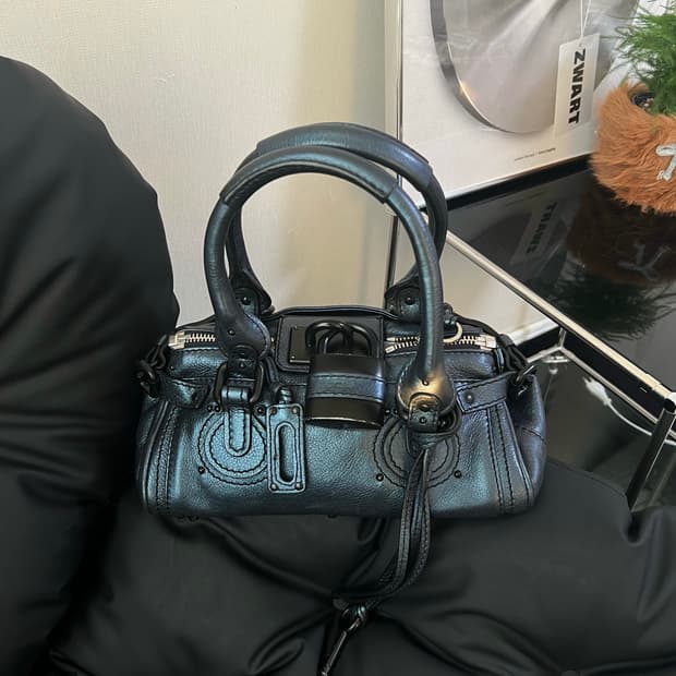 끌로에 패딩턴 메탈릭 네이비