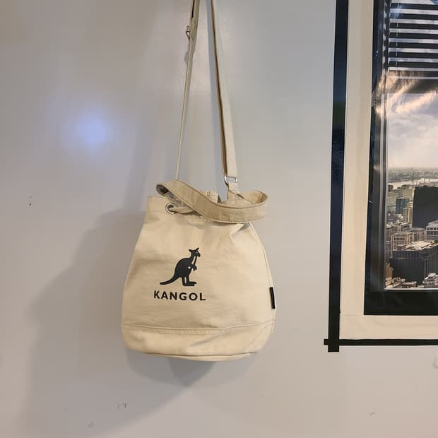 캉골의 패브릭버킷 백