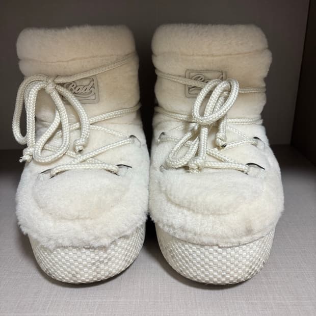 배드블러드 에스키모 플랫폼 부츠 크림