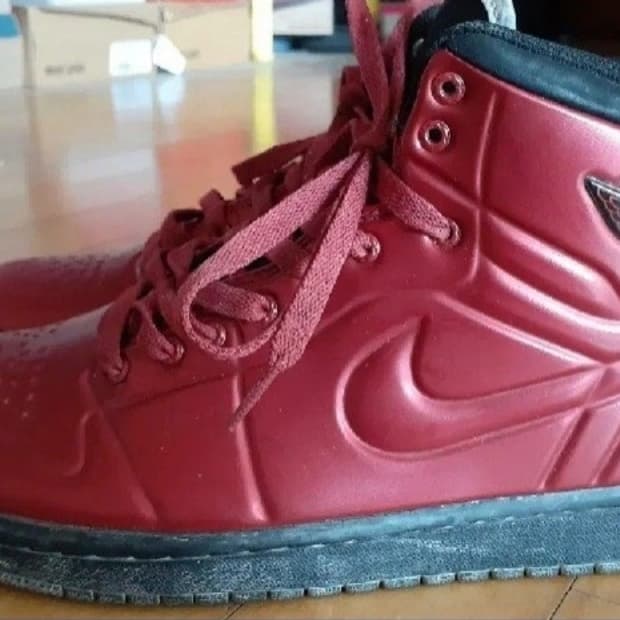 나이키 에어조던1 아노다이즈드 유니버시티 