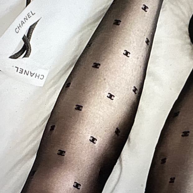 샤넬 로고 스타킹