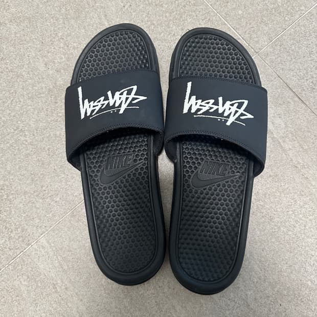 나이키 스투시 베나시 슬리퍼