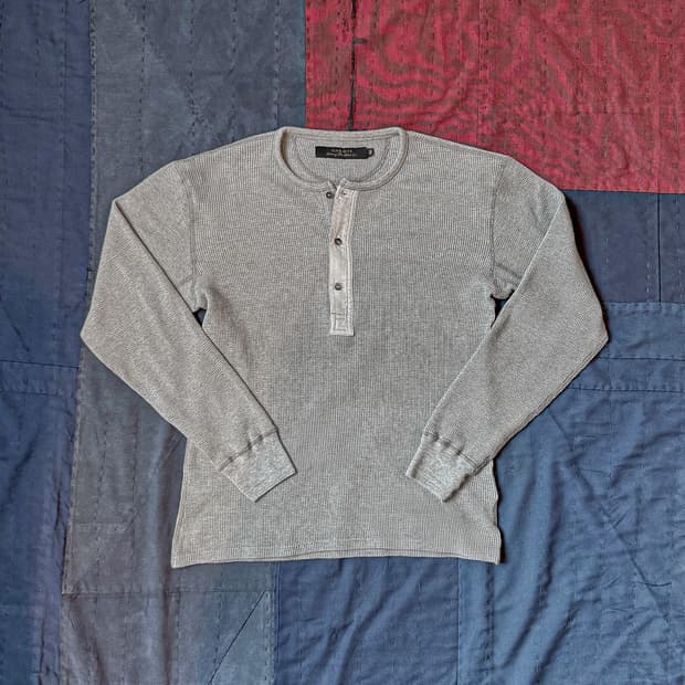 버드노트 / 와플 니트 헨리넥 셔츠 / 그레이 40