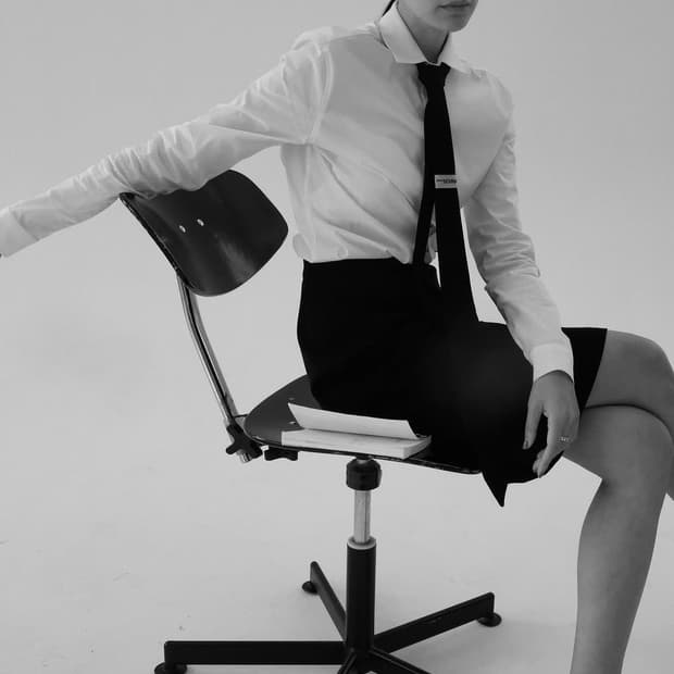 지초이 슈나 블랙 미디스커트 2