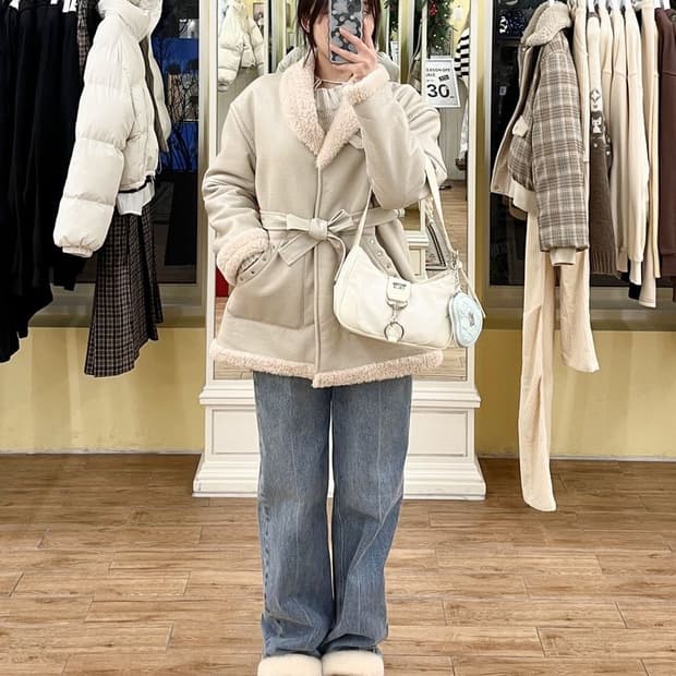 비터셀즈 무스탕 새상품 프리사이즈
택있음
