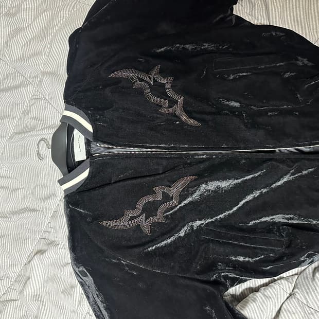 서피스에디션 벨벳 수베니어 자켓 L(크림 에디션)