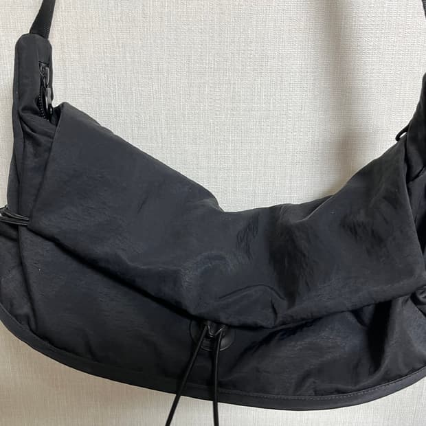 유세지 maggie 크로스백