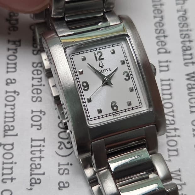 빈티지 부로바 탱크 실버판 칼침핸즈 쿼츠 여성용 브레이슬릿 ver. 