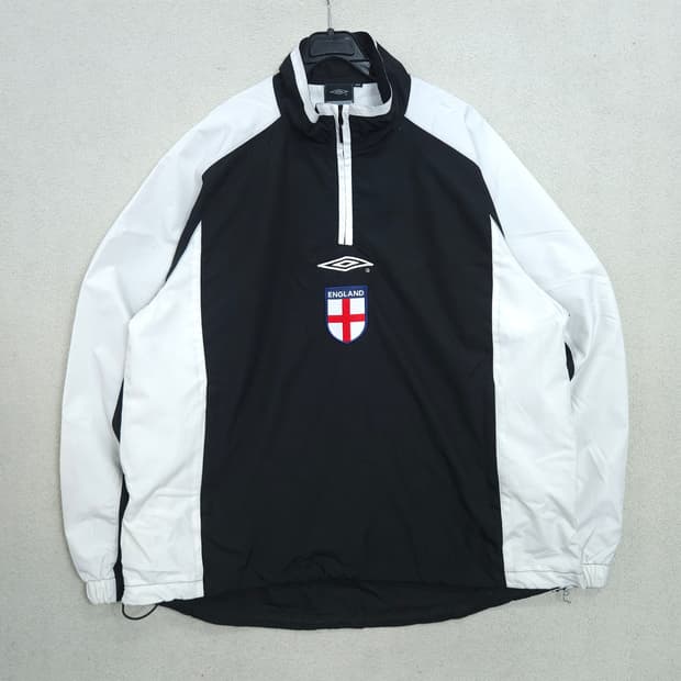 엄브로 잉글랜드 바람막이 100