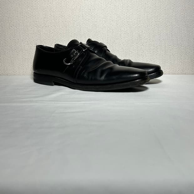 프라다 스트랩 로퍼