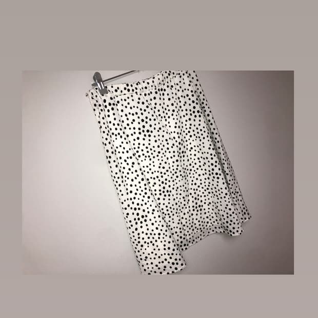 White dot skirt