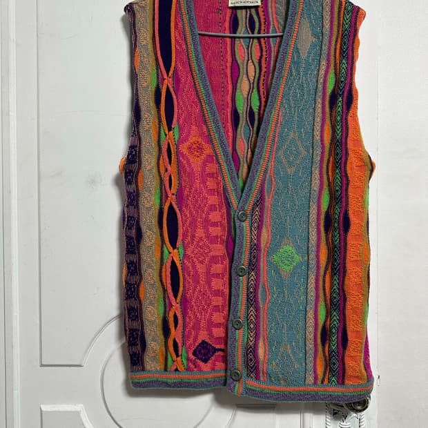 모그스 MOGS 케이블 니트 베스트