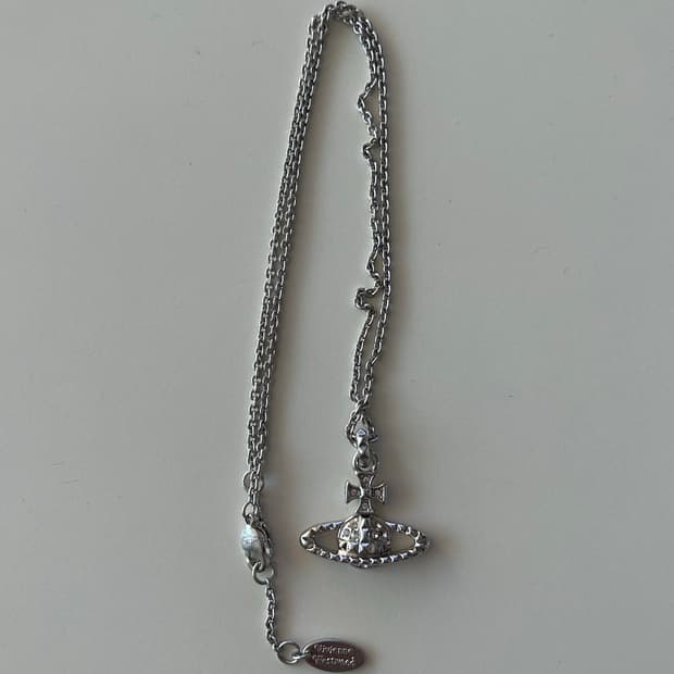 비비안웨스트우드 목걸이