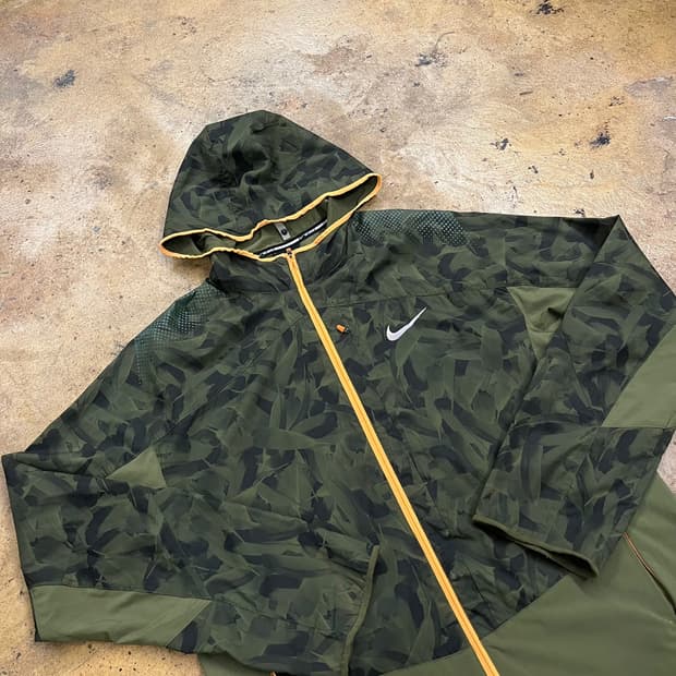[정품/100,L] 나이키 러닝 카모 스카치 바람막이 후드집업 b15
