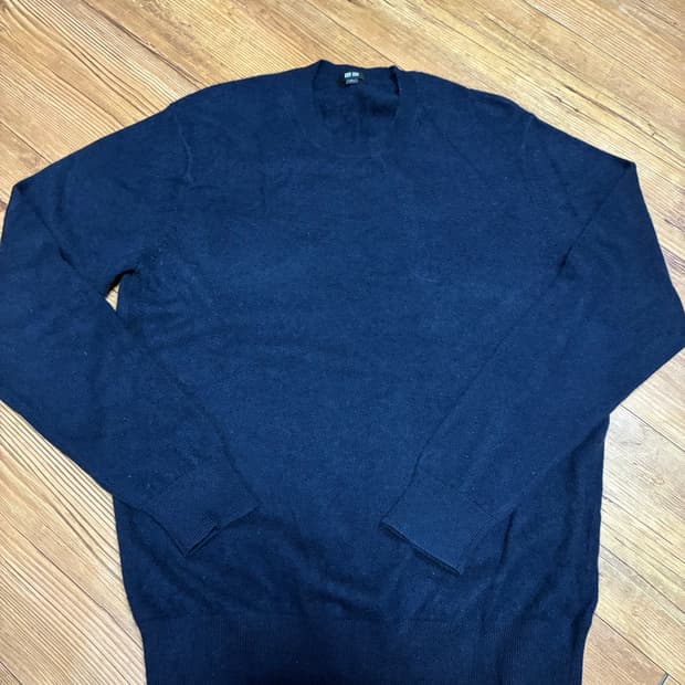 유니클로 캐시미어 니트 네이비