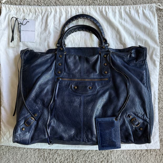 발렌시아가 시티 모터백 위켄더