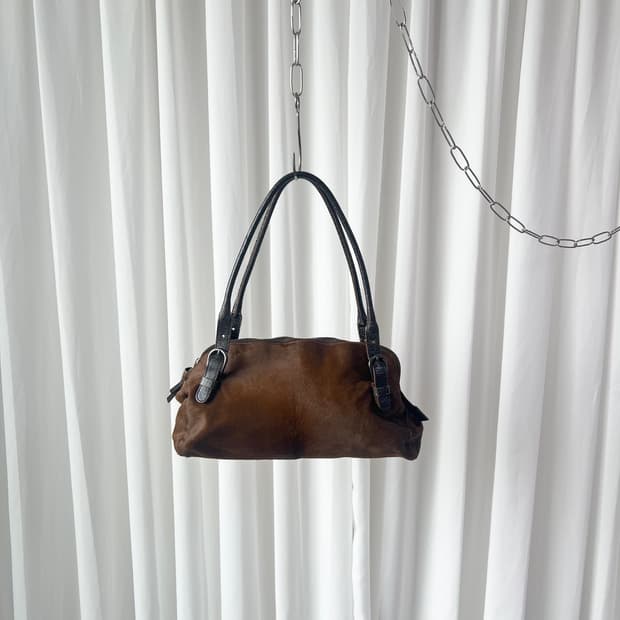 미우미우 2001 포니헤어 숄더백