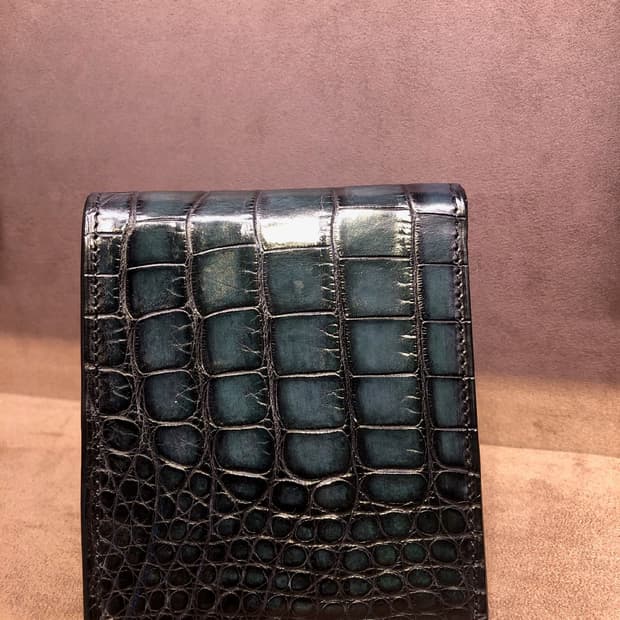 벨루티 엘리게이터 반지갑