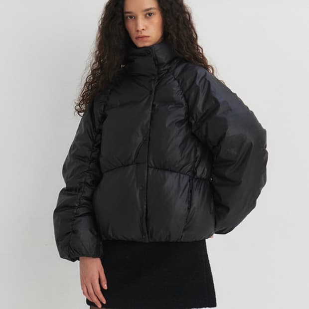 Mohan 하이넥 셔링 구스 다운 블랙