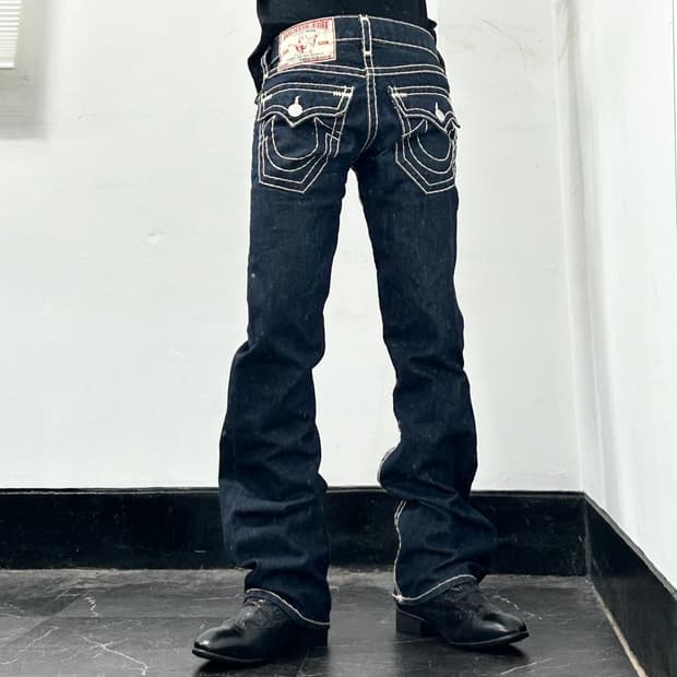 트루릴리전 월드투어 부츠컷 데님 팬츠