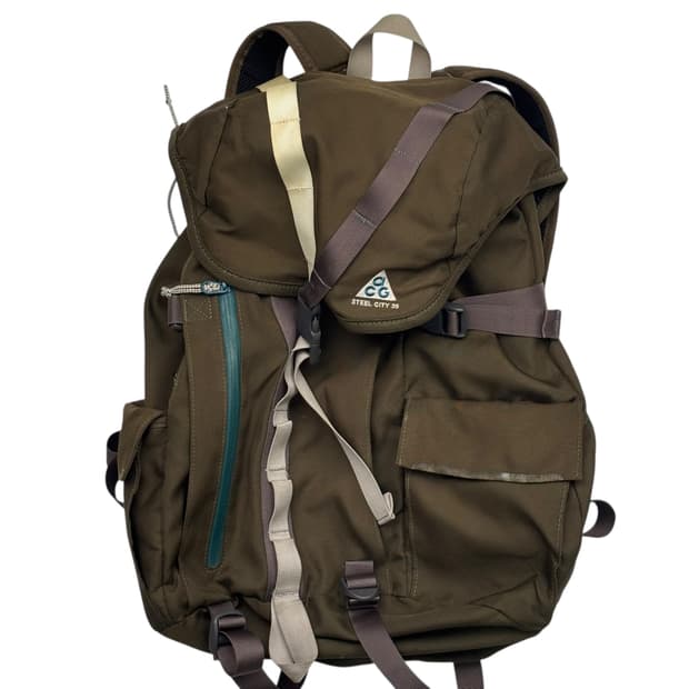나이키 ACG 카키 스틸 시티 35 백팩 OS