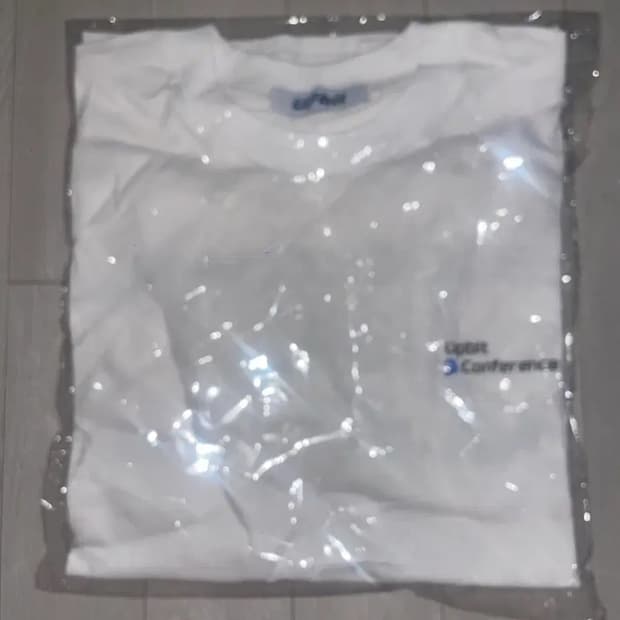 업비트 D 컨퍼런스 흰색 티셔츠