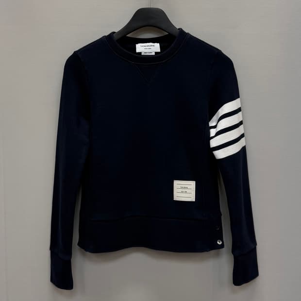 톰브라운 사선완장 맨투맨 (44) 