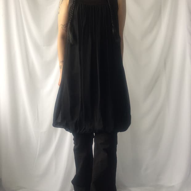 Balloon fit sleeveless one piece