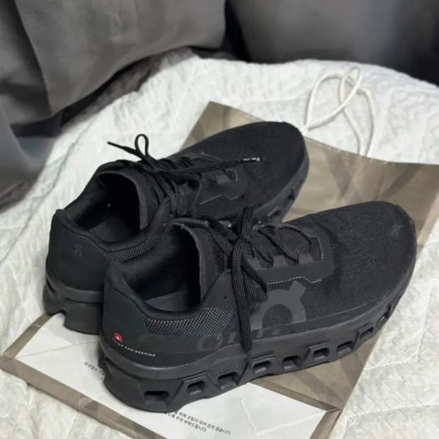 온러닝 클라우드몬스터 블랙 260 41 러닝화