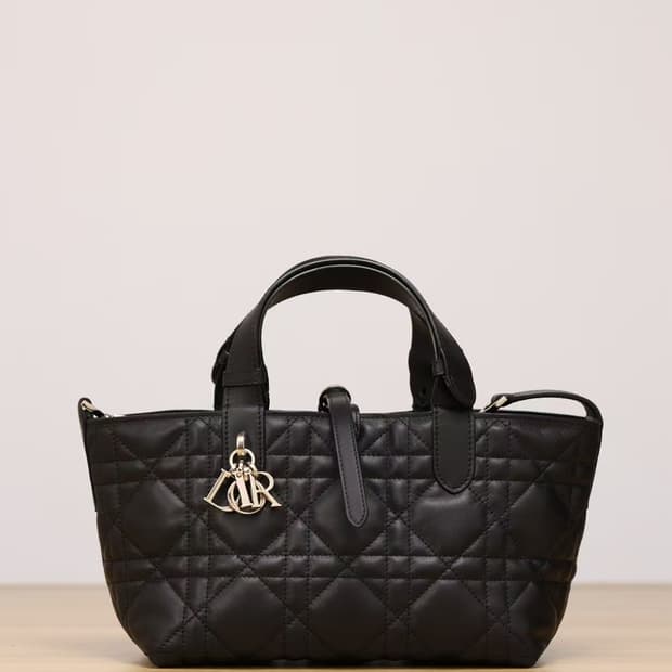 디올 스몰 뚜주흐 백 매크로까나쥬 카프스킨 블랙