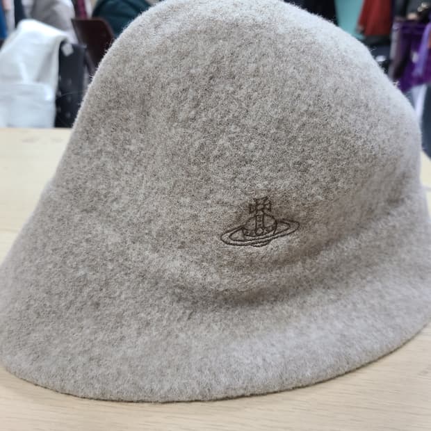 비비안웨스트우드 버킷햇 