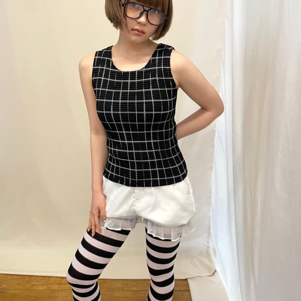 check pleats sleeveless