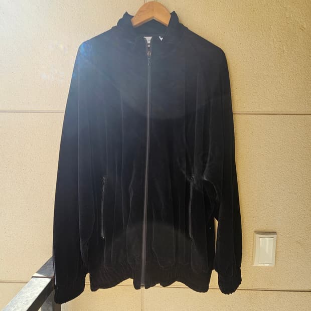 (2) 그라프페이퍼 24AW 컬렉션 벨루아 트랙자켓