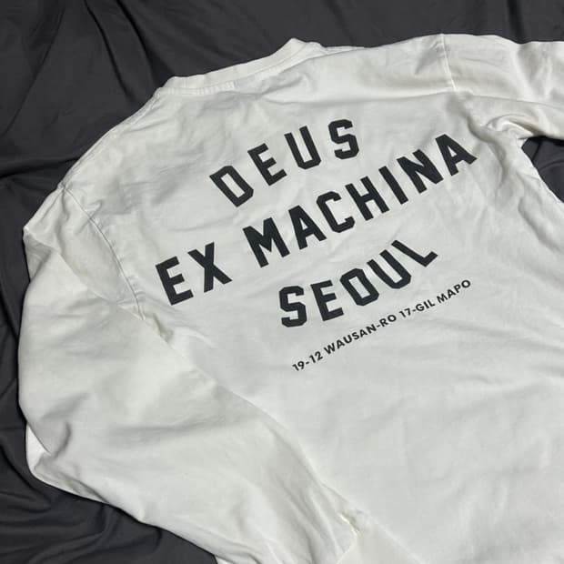 데우스 엑스 마키나 서울 롱슬리브 화이트 S