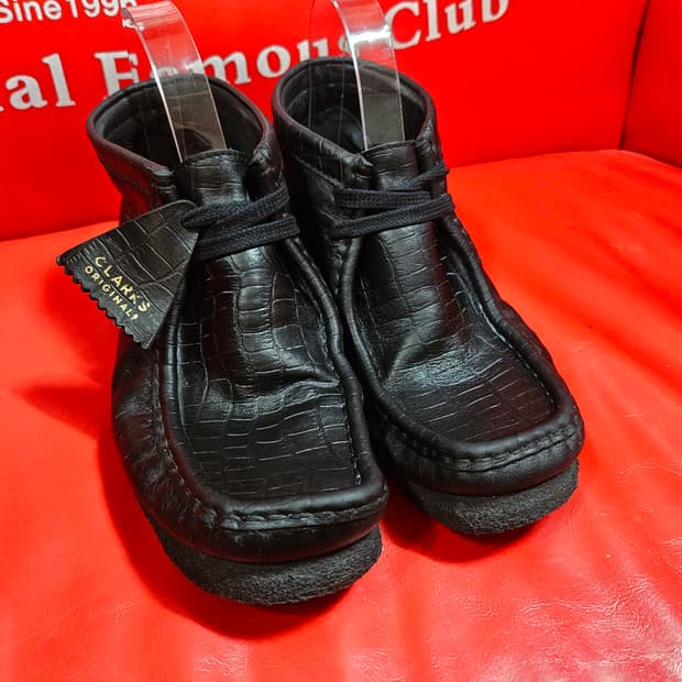 클락스 왈라비 크로커 패턴 가죽 부츠