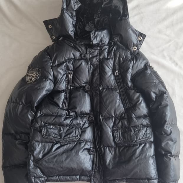 빈티지 유광 블랙 패딩