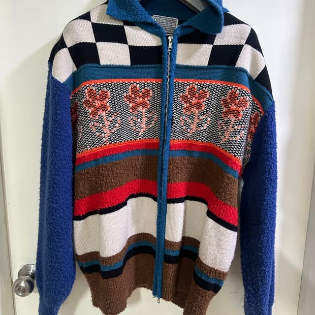 유쓰배쓰 카라 가디건 