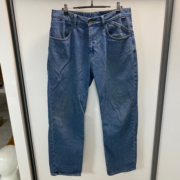 디스이즈네버댓 이지 진 M