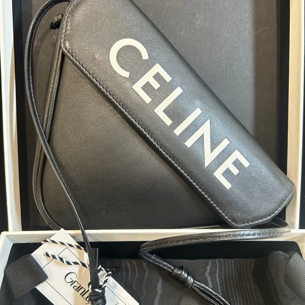 [정품/중고] 셀린느 트라이앵글백