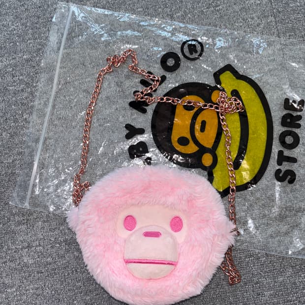 베이프 베이비 마일로 핑크 플러시 크로스바디백 가방 털 키링