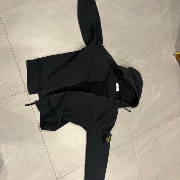 스톤아일랜드 후드집업