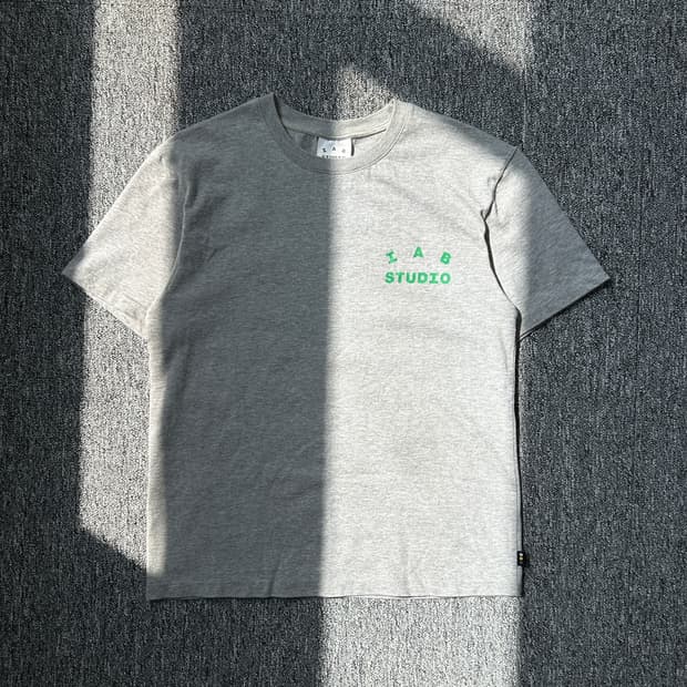 아이앱스튜디오 그레이 그린 티셔츠