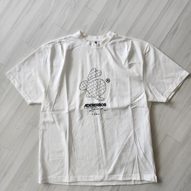 아더에러 반팔티셔츠