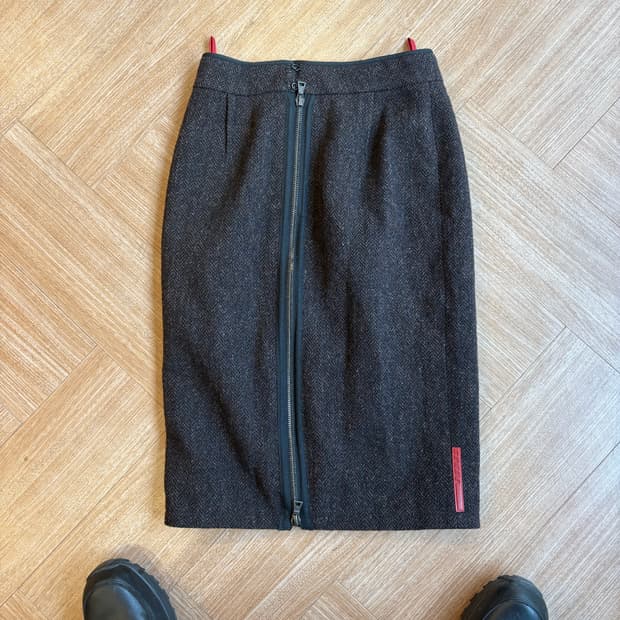 Prada sport 미디 스커트