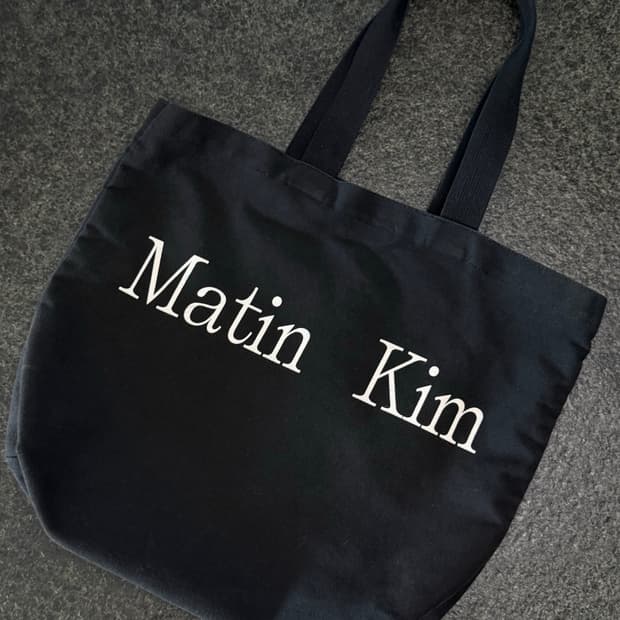 마뗑킴 마뗑 로고 에코백 블랙