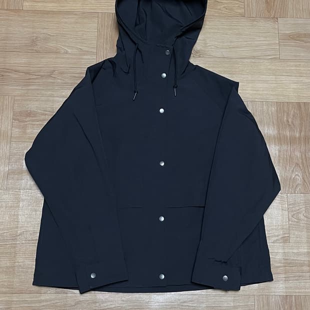 유니클로 여성용 오버사이즈 바람막이 S