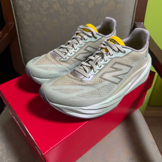 뉴발란스 퓨어셀 레벨 V5 러닝화